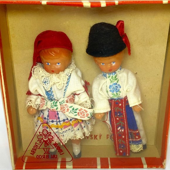 RARE Vintage Small Dolls 1968 Czechoslovakian Couple Traditional Dress in Box - Picture 5 of 5